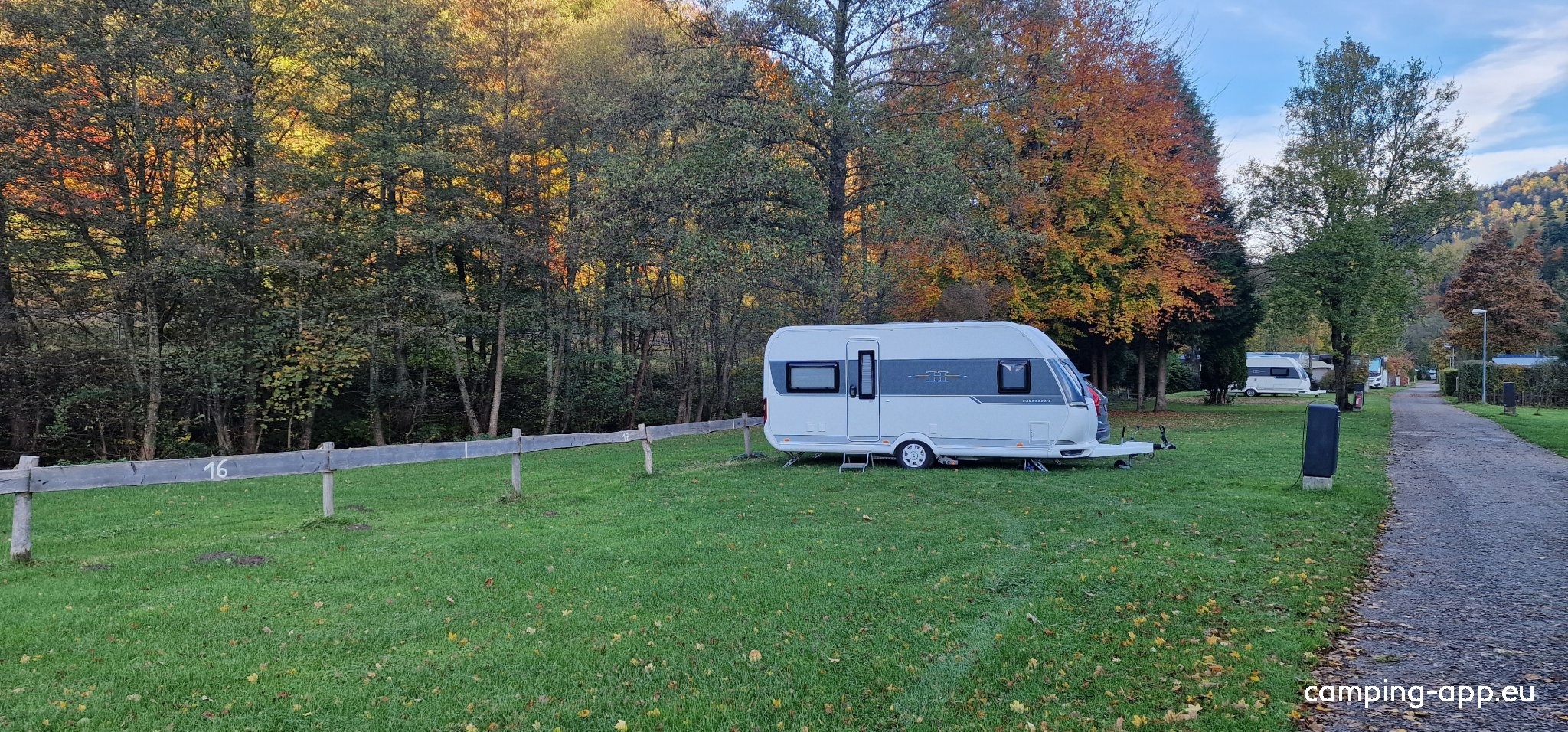 Camping Quellgrund — Kamp yeri in Höfen an der Enz
