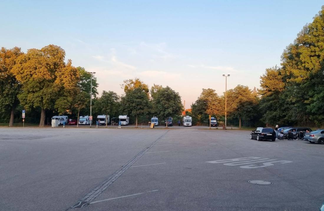 Stellplatz Altstadt-Vogelwiese Naumburg — Campervan Site in Naumburg-Naumburger Gartenstadt