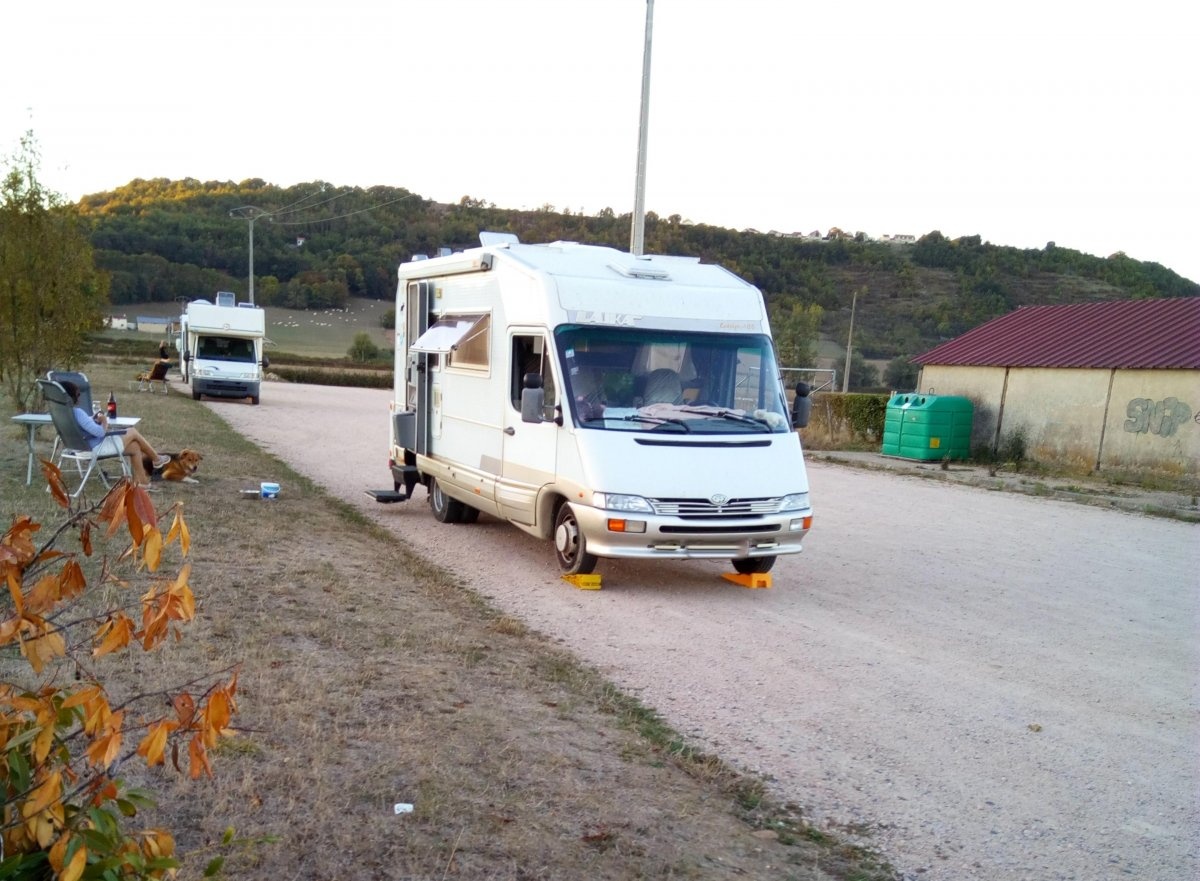 Stellplatz Ebreuil — Camperplaats in Ébreuil