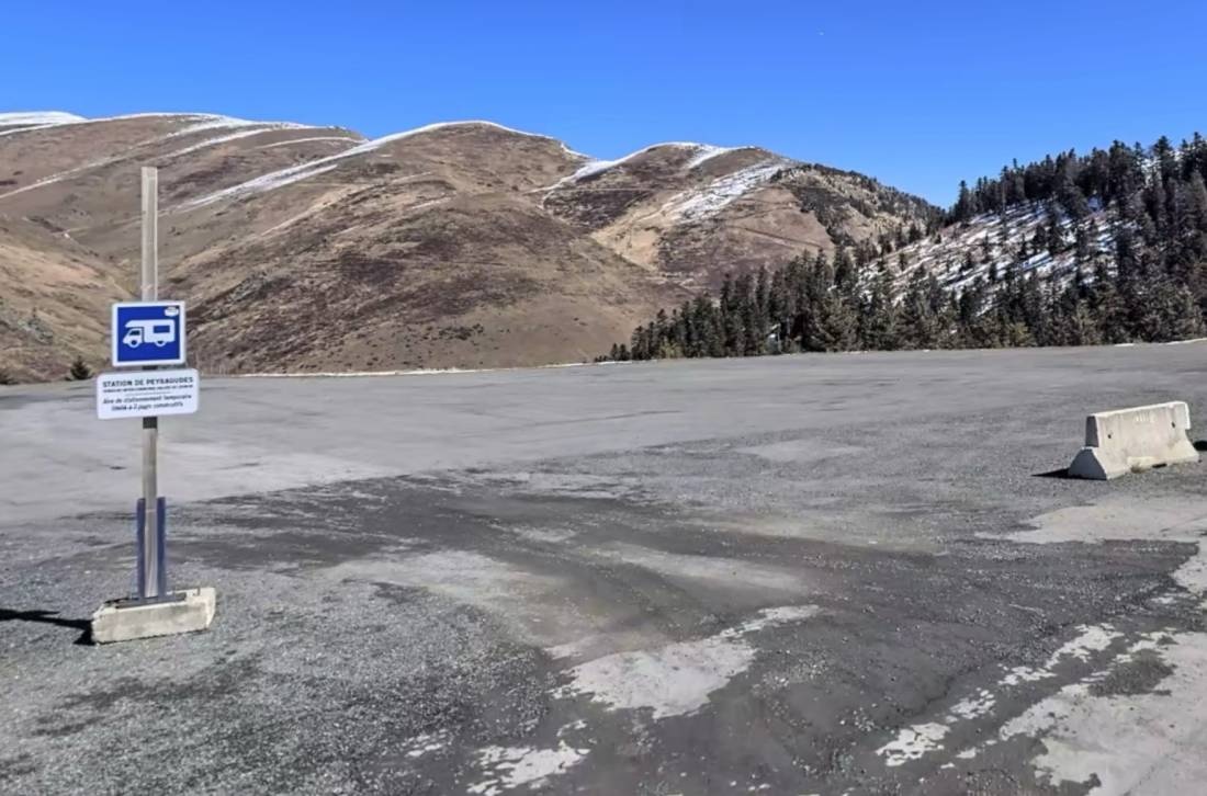 Stellplatz Germ — 露营车营地 in Germ