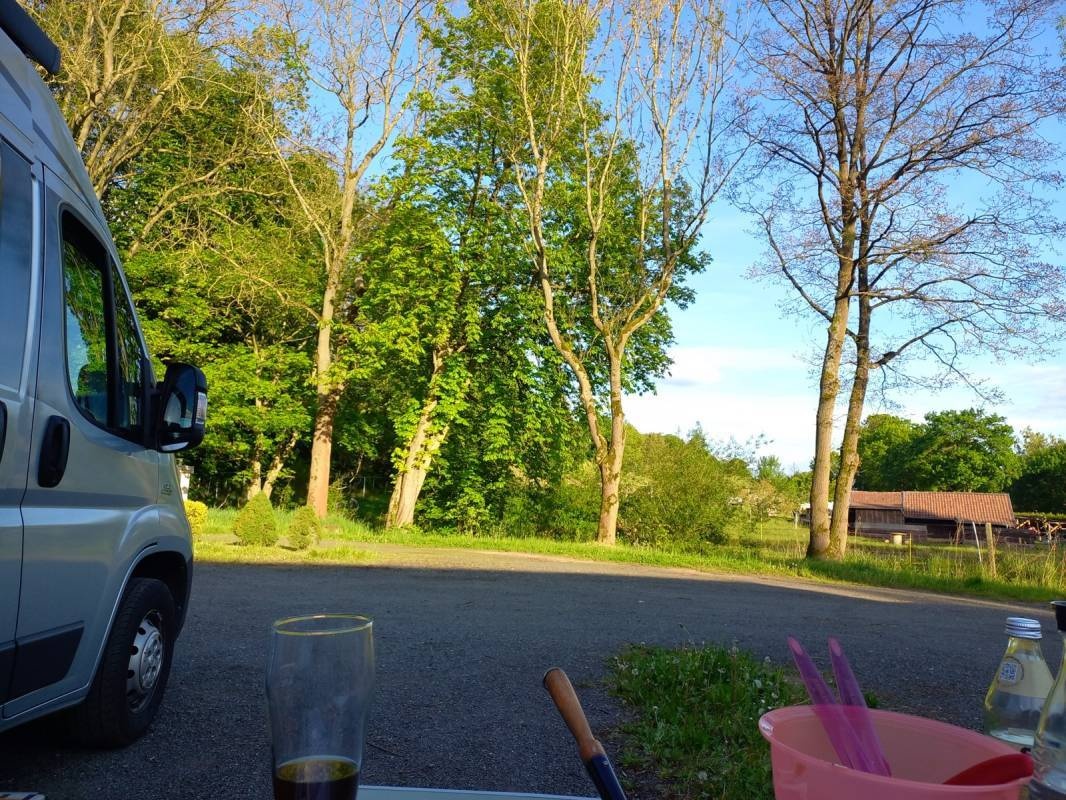 Stellplatz Stadtlengsfeld — Aire camping car in Stadtlengsfeld-Menzengraben