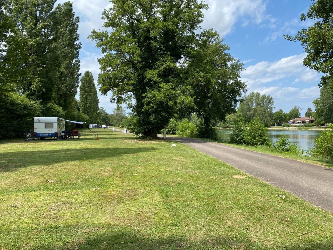 Breisgau-Camping Strandbad Silbersee — Kemping in Freiburg im Breisgau