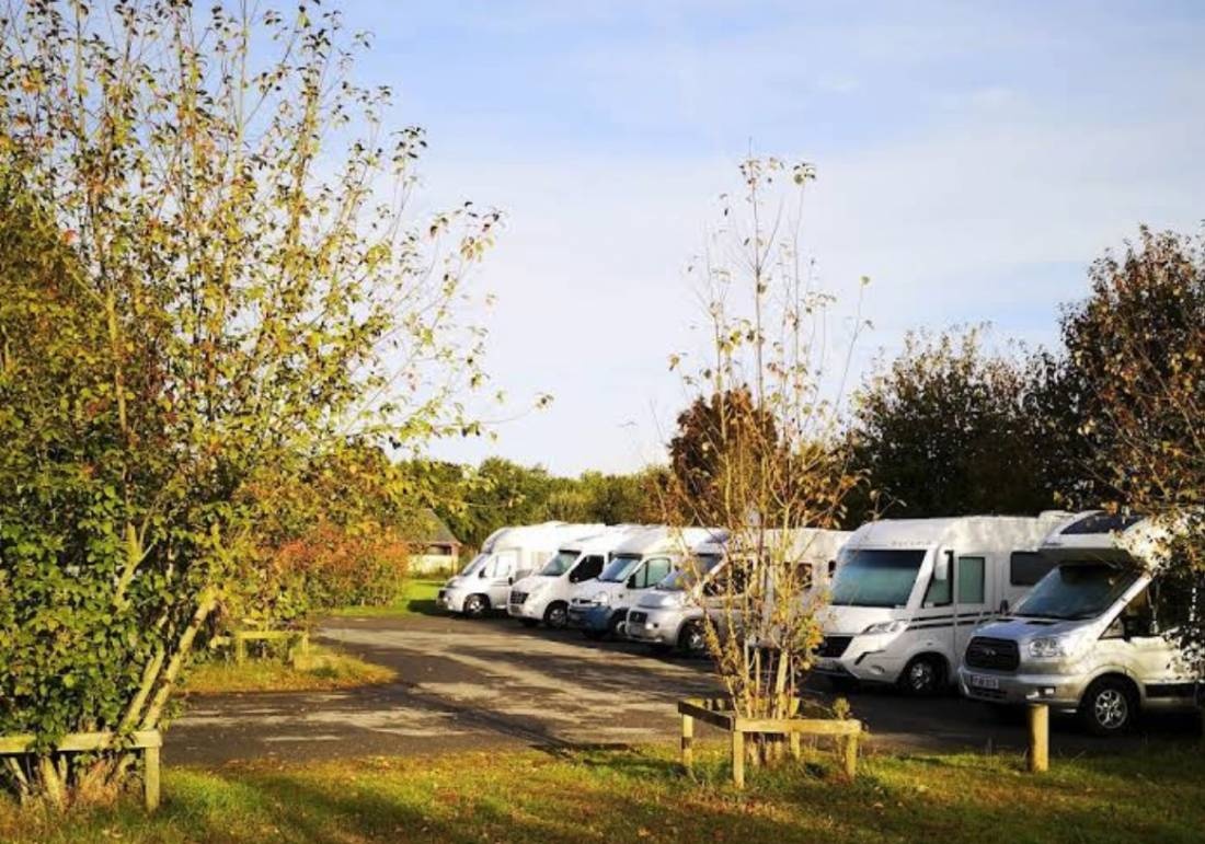 Stellplatz Tinténiac — Area di sosta in Tinténiac