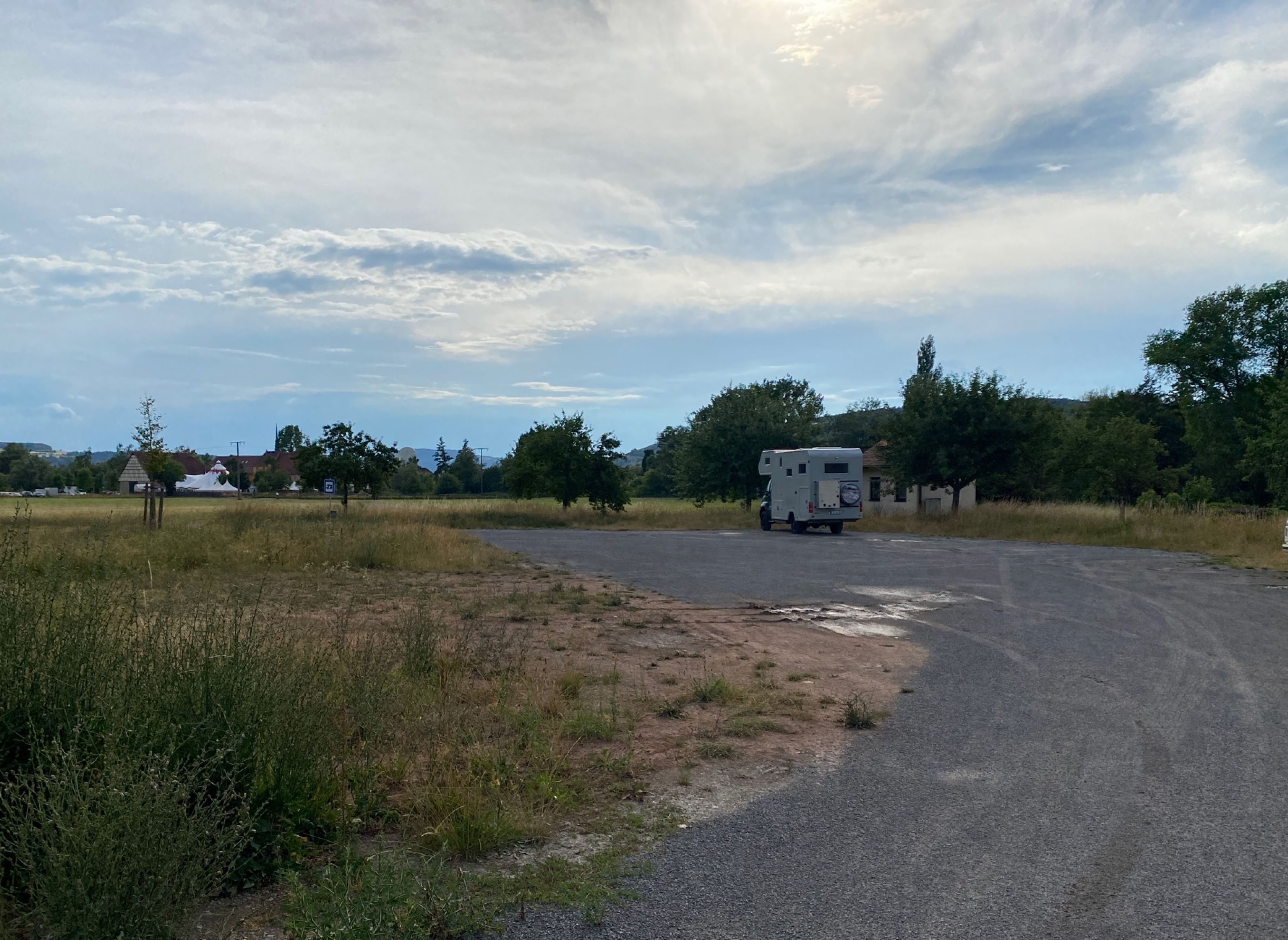 Wohnmobilstellplatz Langendorf — Karavan Sitesi in Elfershausen