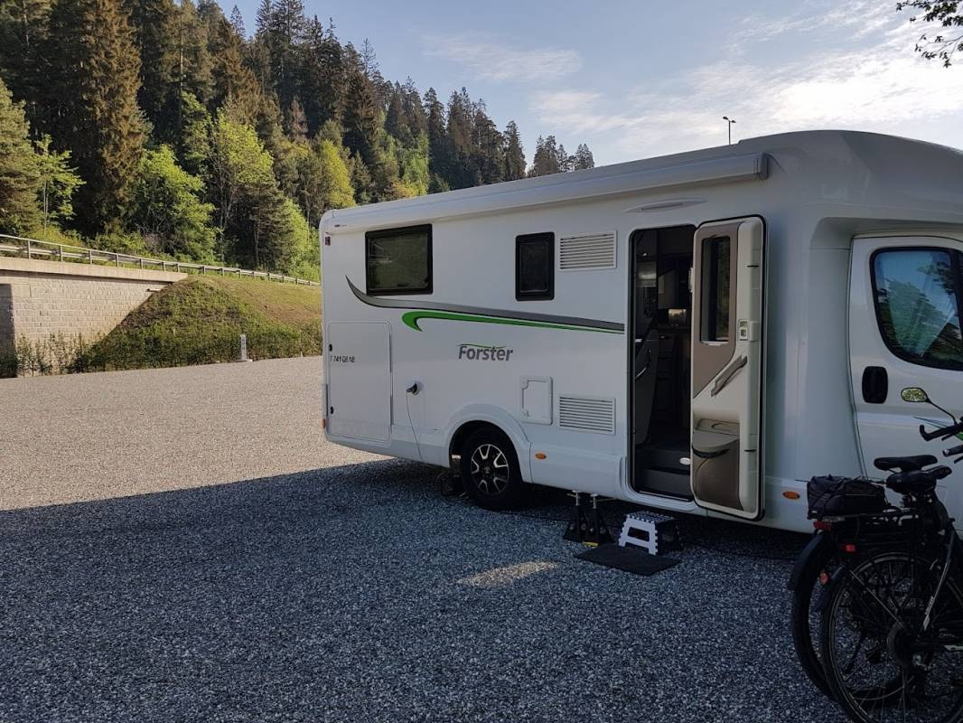 Stellplatz Schluein — Camperplaats in Schluein