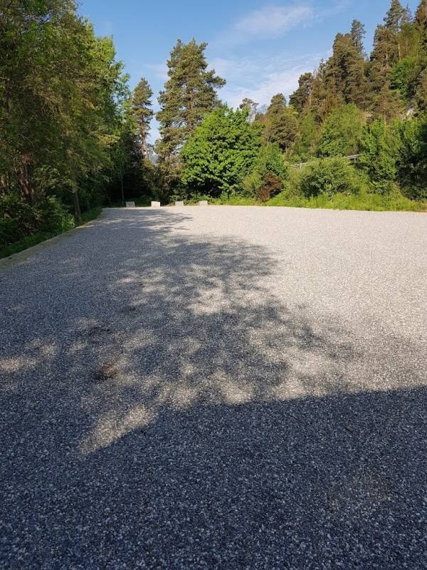 Stellplatz Schluein — Campervan Site in Schluein