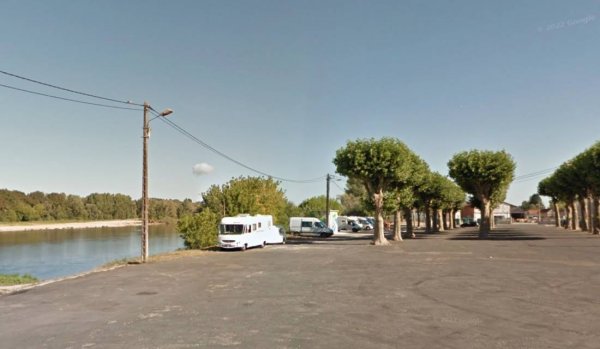 Stellplatz Cosne-Cours-sur-Loire — Foto 4