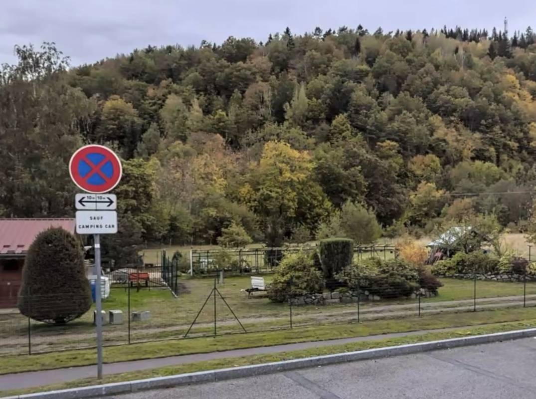 Parkplatz Saint-Maurice-sur-Moselle — Campervan Site in Saint-Maurice-sur-Moselle