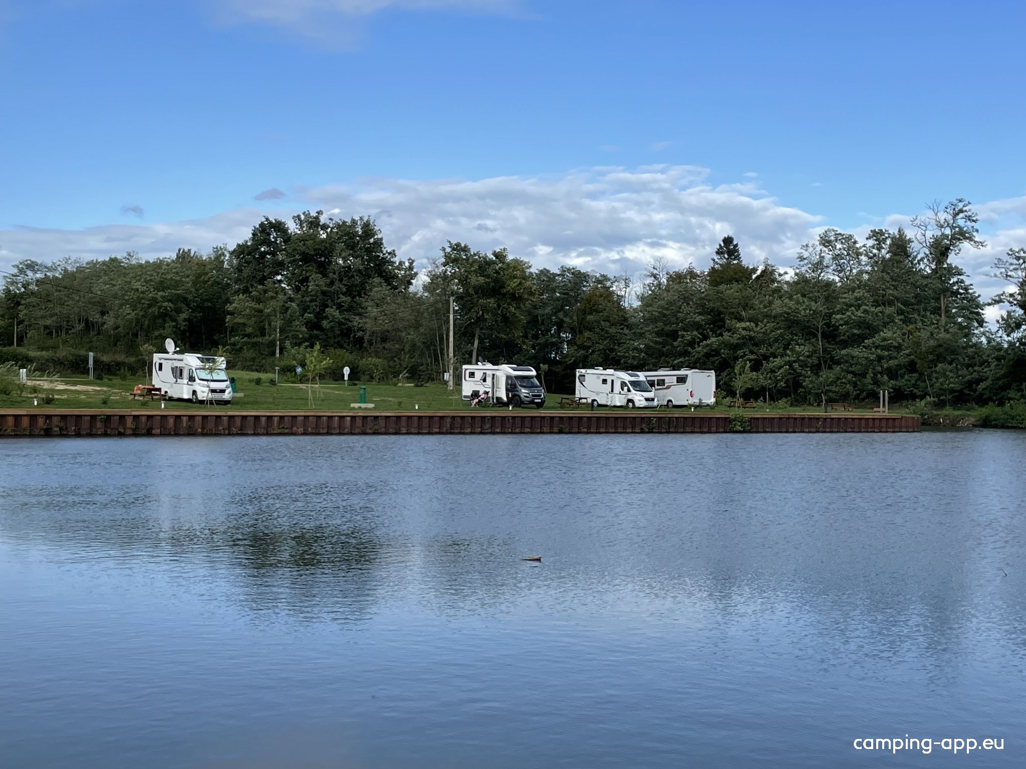 Stellplatz Artaix — Camperplads in Artaix
