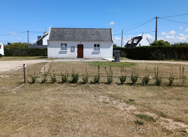 WoMo Stellplatz Ploudalmézeau — Photo 3