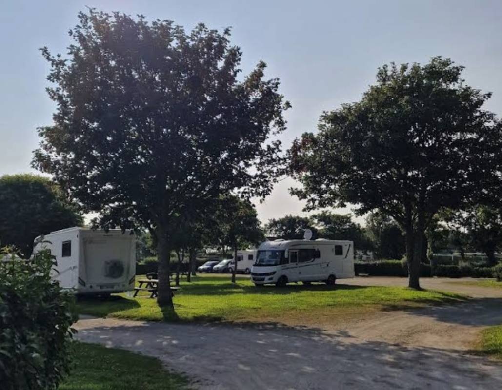 Stellplatz Ploumoguer — Sp. parking dla kamperów in Ploumoguer