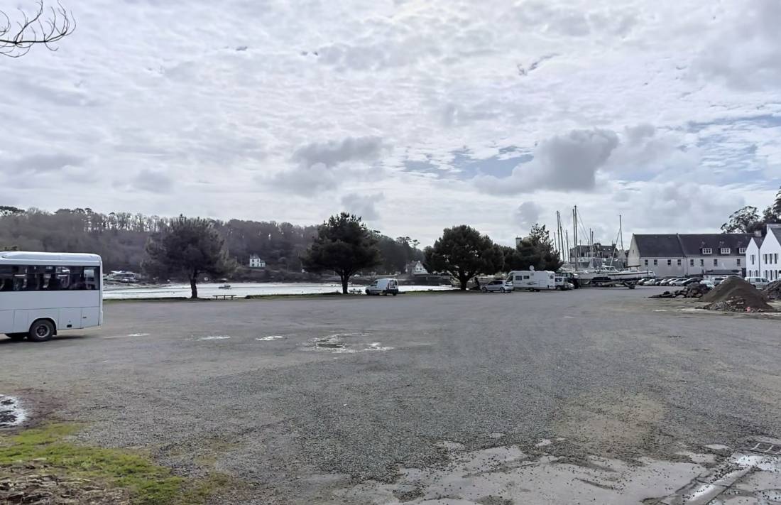 Stellplatz Audierne — Sítio para autocaravanas in Audierne