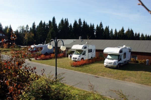 Stellplatz Breitenbrunn am Sportpark — Camperplaats in Breitenbrunn/Erzgebirge