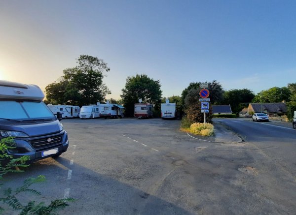 Wohnmobilstellplatz Combrit — Photo 3