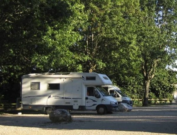 Aire Camping Car Municipal - Sauveterre de Rouergue