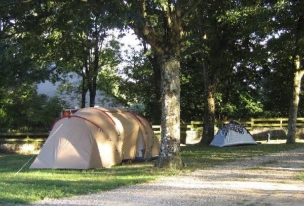 Aire Camping Car Municipal - Sauveterre de Rouergue — Photo 2