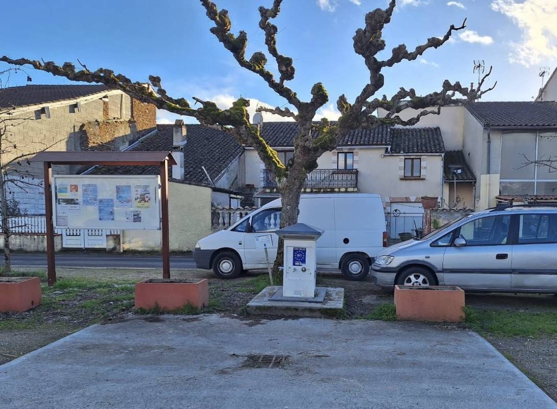 Stellplatz Saint-Nicolas-de-la-Grave — Sp. parking dla kamperów in Saint-Nicolas-de-la-Grave