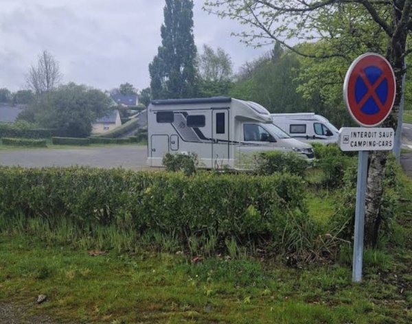 Stellplatz Saint Thégonnec — Photo 2