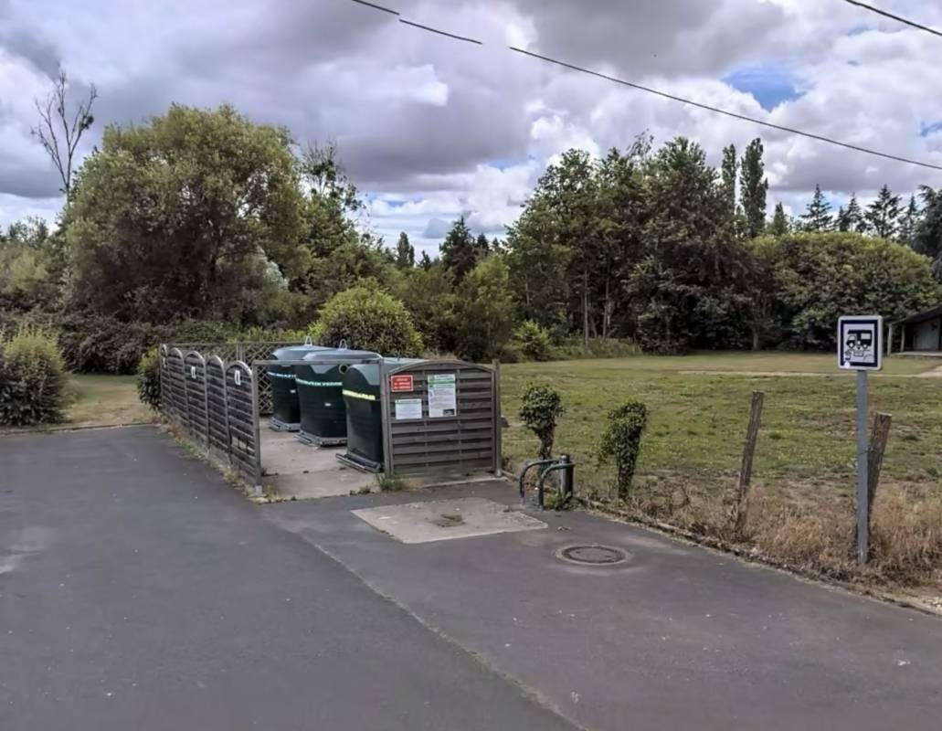 Stellplatz Saint Gondon — Campervan Site in Saint-Gondon