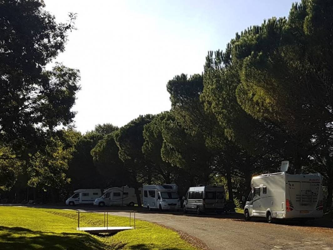 Stellplatz Espéraza — Bobilplass in Espéraza