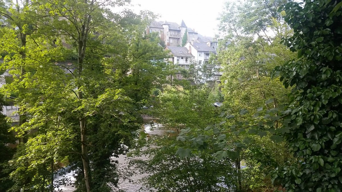 Stellplatz Uzerche — Ställplats in Uzerche