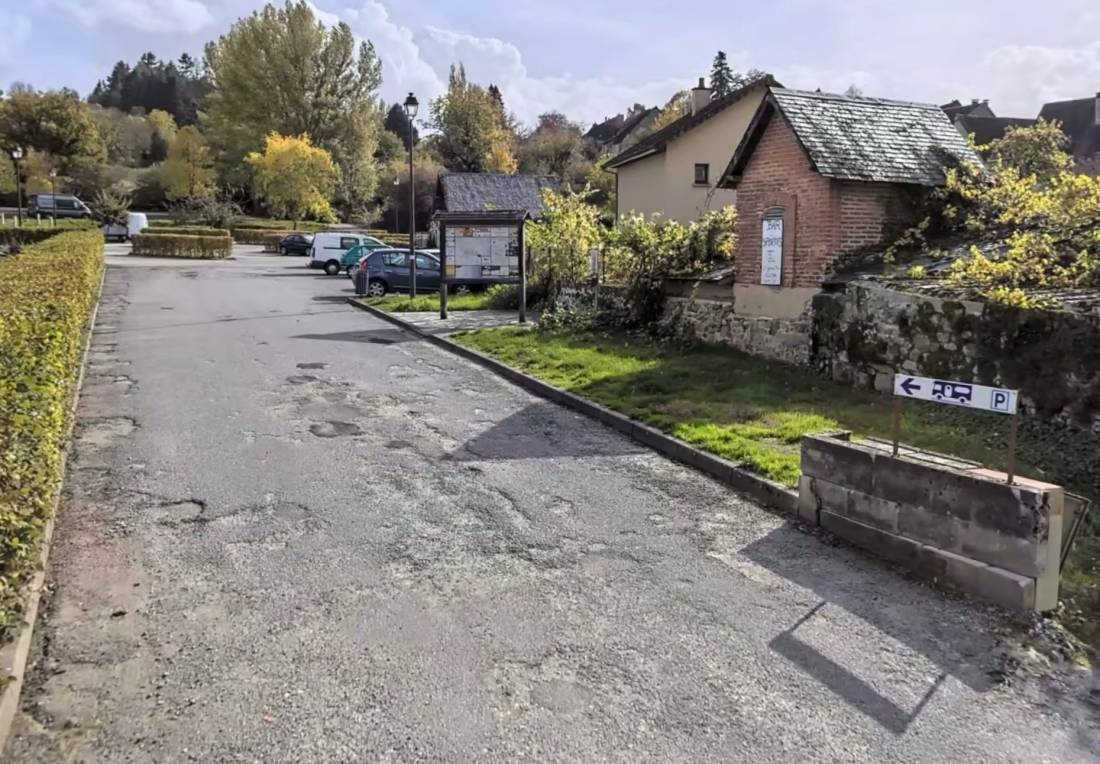 Stellplatz Felletin — Karavan Sitesi in Felletin