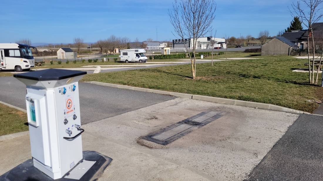 Stellplatz Laissac — Місце для кемперів in Laissac-Sévérac l'Église