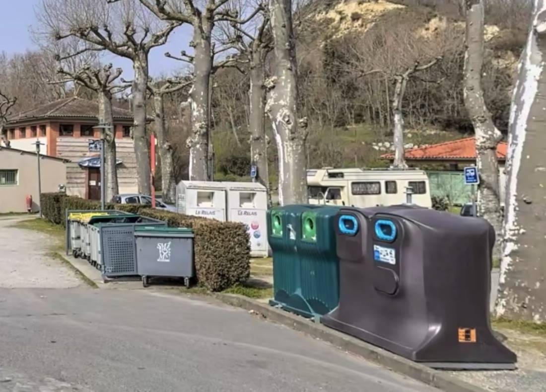 Aire de camping-car de Venerque — Ställplats in Venerque