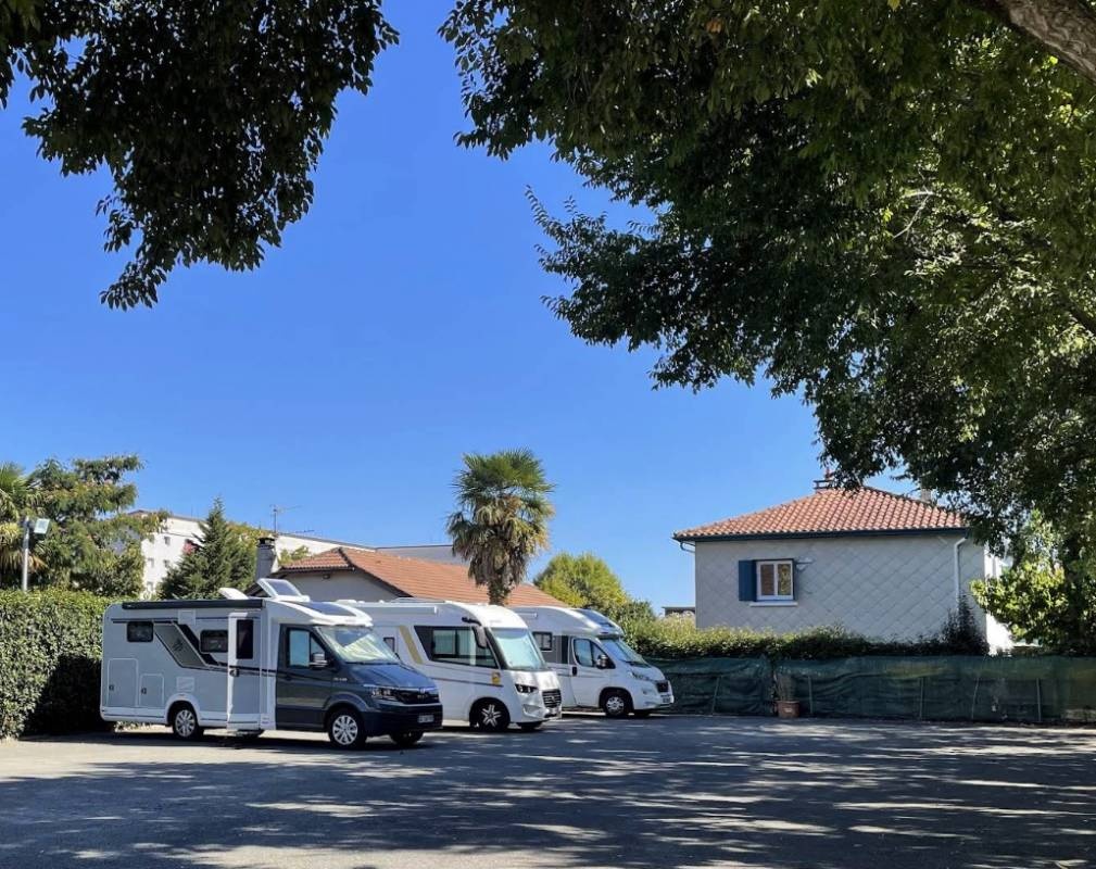 Aire de Camping-Car Tarbes — Sítio para autocaravanas in Tarbes