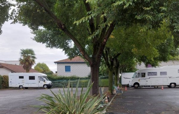 Aire de Camping-Car Tarbes — Photo 2
