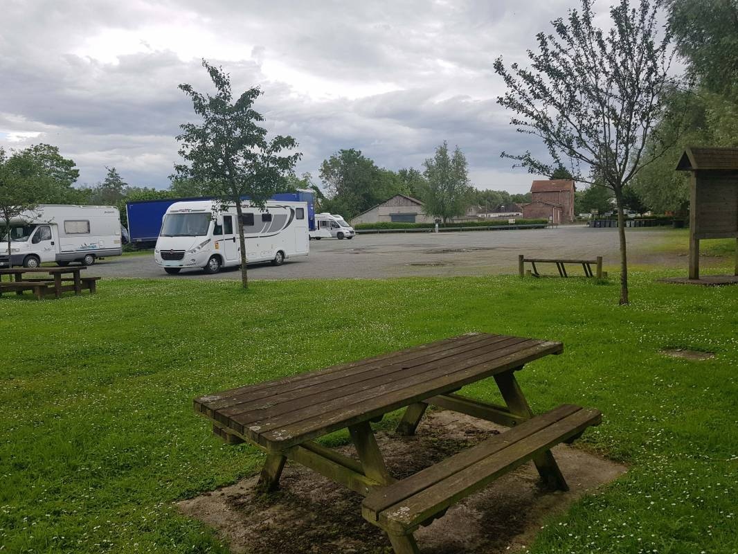 Stellplatz Catillon-sur-Sambre — Stellplatz in Catillon-sur-Sambre