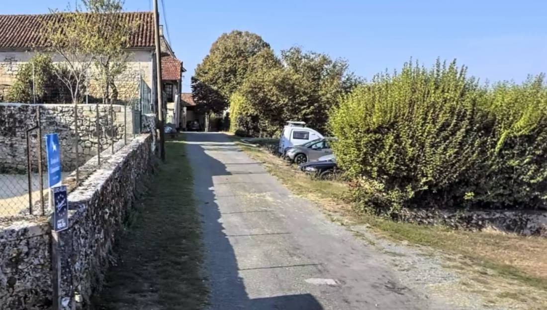 Stellplatz Paussac-et-Saint-Vivien — Karavan Sitesi in Paussac-et-Saint-Vivien