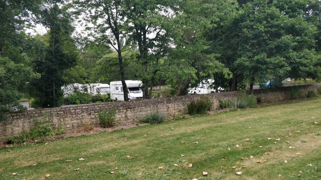 Stellplatz Nieuil-l'Espoir — Campervan Site in Nieuil-l'Espoir