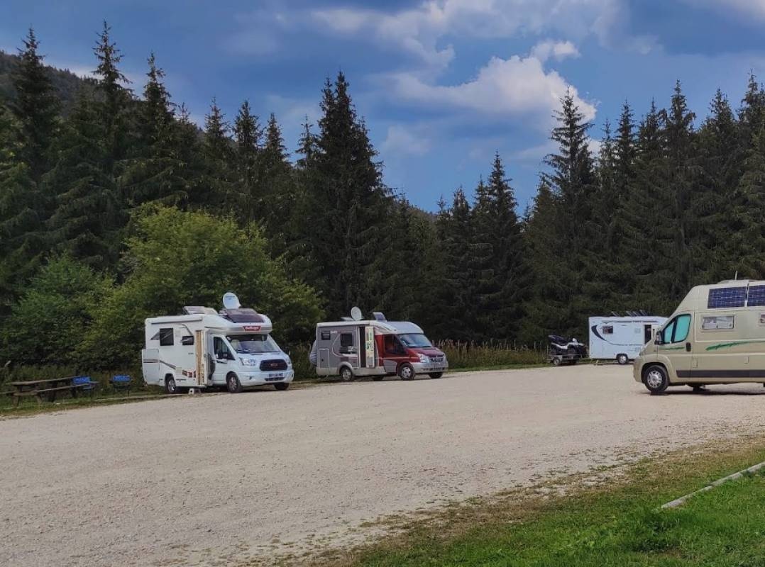 Stellplatz Mijoux — Camperplaats in Mijoux