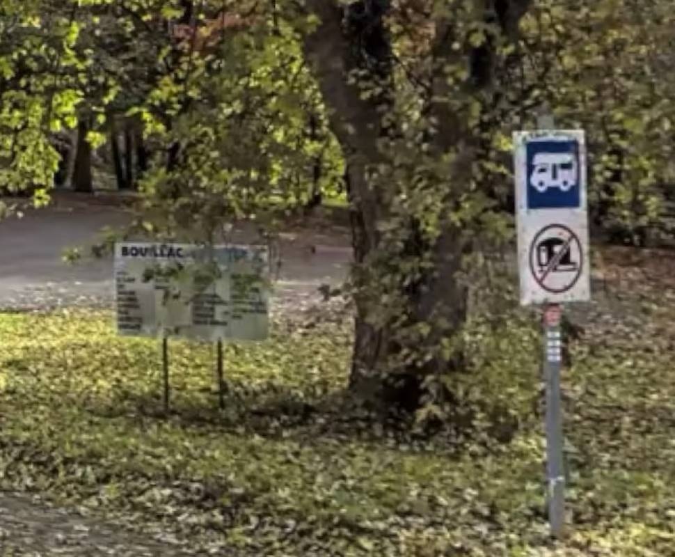 Stellplatz Bouillac — Area Autocaravanas in Bouillac