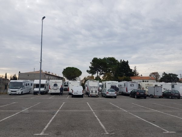 Stellplatz Pélissanne — Campervan Site in Pélissanne