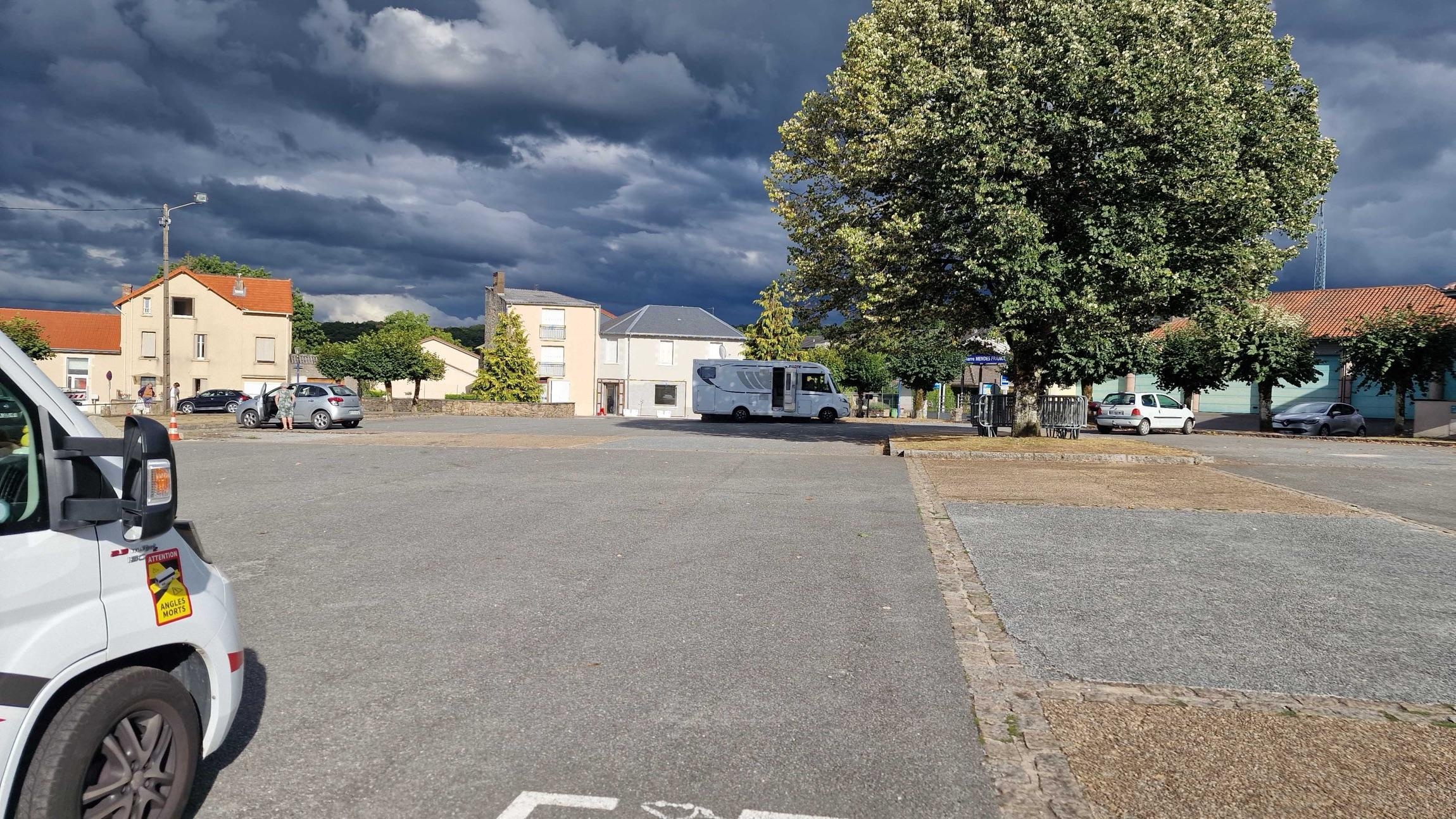 Stellplatz Bessines-sur-Gartempe — Camperplaats in Bessines-sur-Gartempe