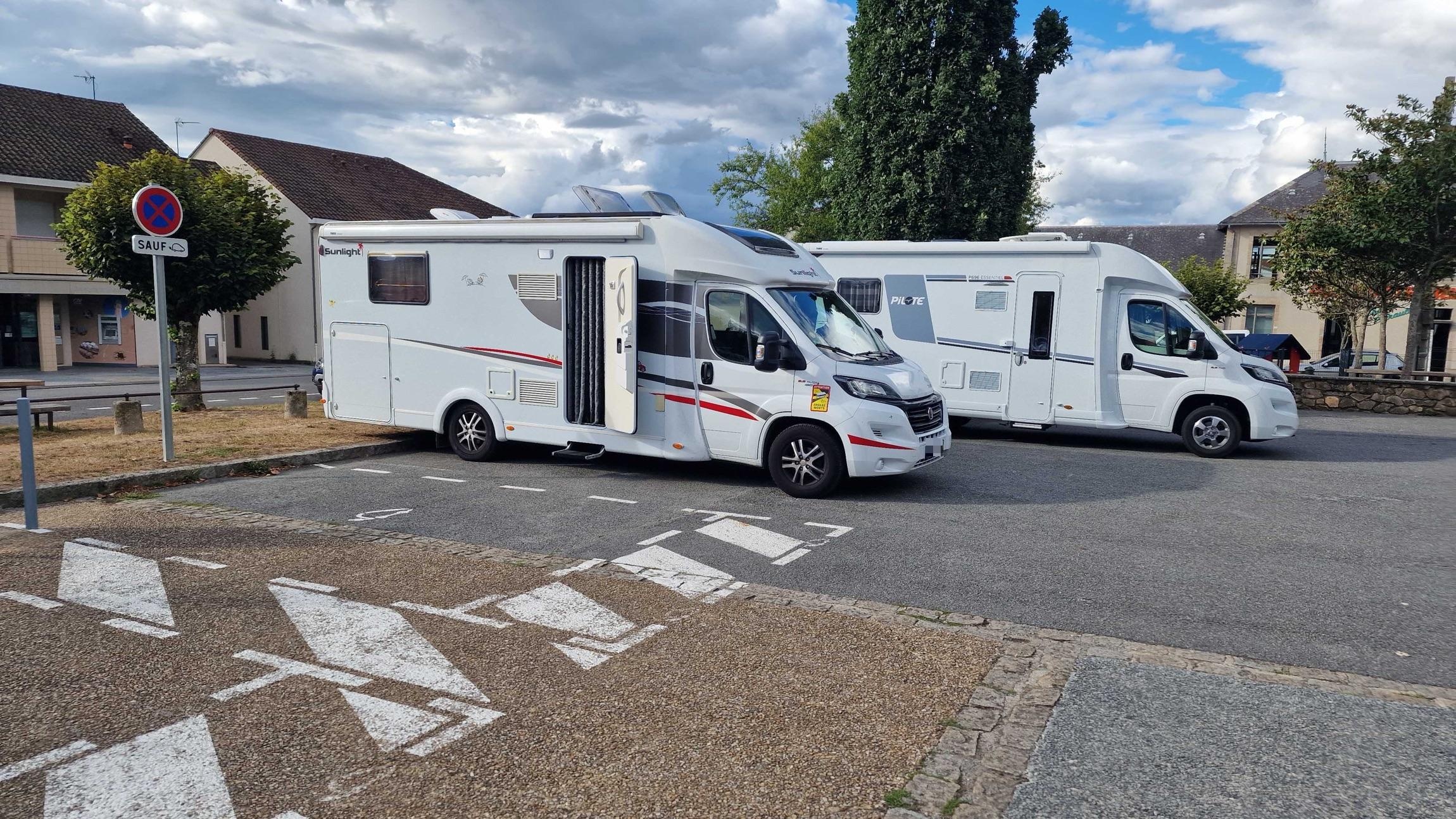 WoMo Stellplatz Bessines-sur-Gartempe — Bobilplass in Bessines-sur-Gartempe