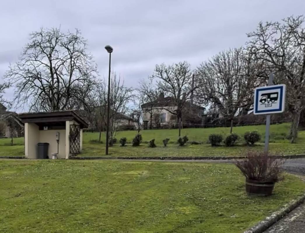 Stellplatz Roquecor — Місце для кемперів in Roquecor