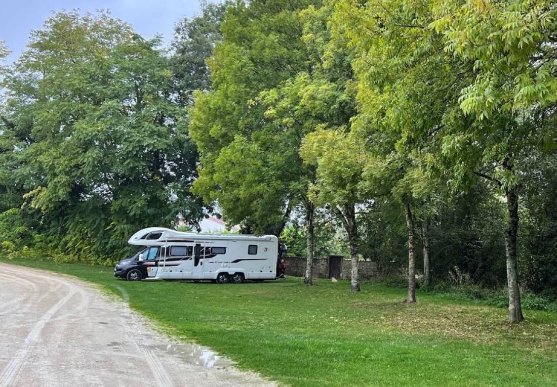 Stellplatz Chef-Boutonne — Aire camping car in Chef-Boutonne