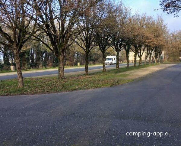Stellplatz Bougon — Photo 2