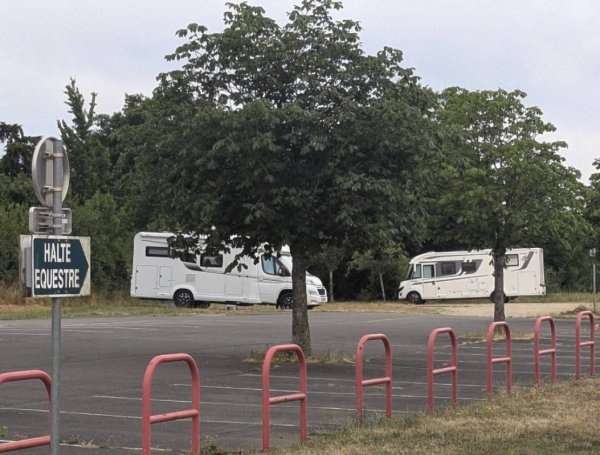 WoMo Stellplatz Saint-Gengoux-le-National — Photo 2
