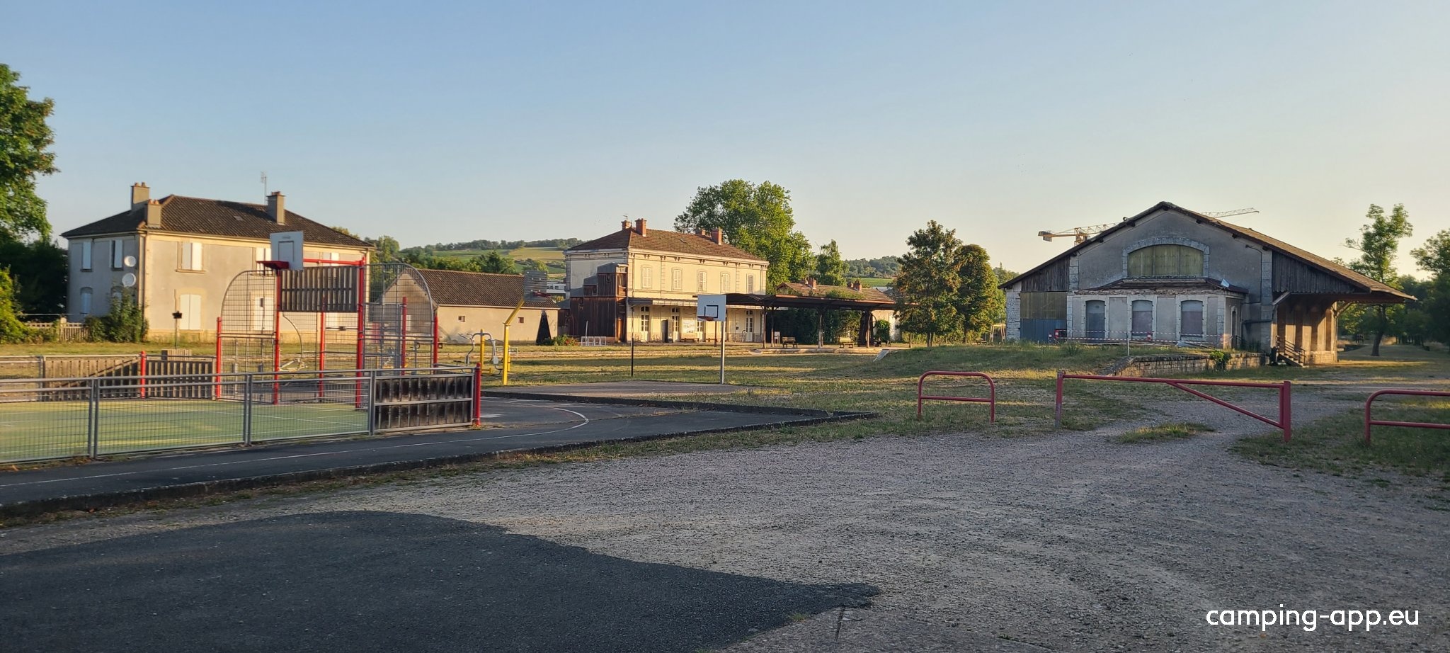 Stellplatz Saint-Gengoux-le-National — Ställplats in Saint-Gengoux-le-National