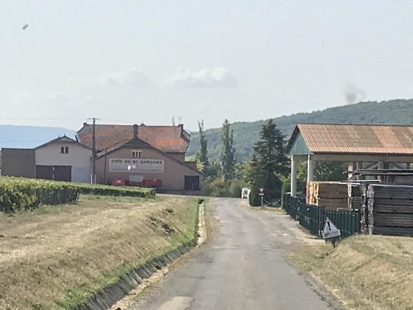 Stellplatz Saint-Gengoux-de-Scissé — 露营车营地 in Saint-Gengoux-de-Scissé