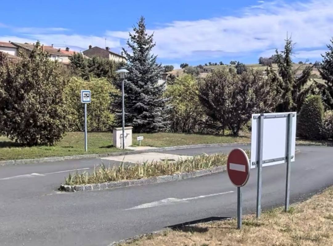 Stellplatz Chambost Longessaign — Aire camping car in Chambost-Longessaigne