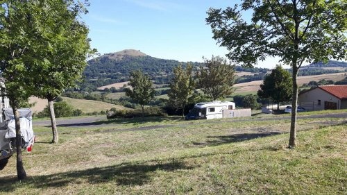 Stellplatz Tourzel Ronzieres — Ställplats in Tourzel Ronzieres
