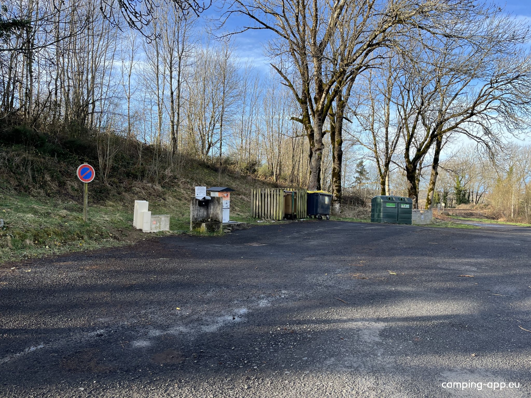 Stellplatz La Tour d'Auvergne — Area Autocaravanas in La Tour-d'Auvergne