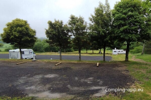 Stellplatz La Tour d'Auvergne — Foto 5