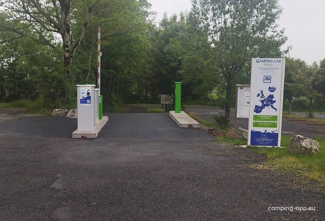 Stellplatz La Tour d'Auvergne — Bobilplass in La Tour-d'Auvergne