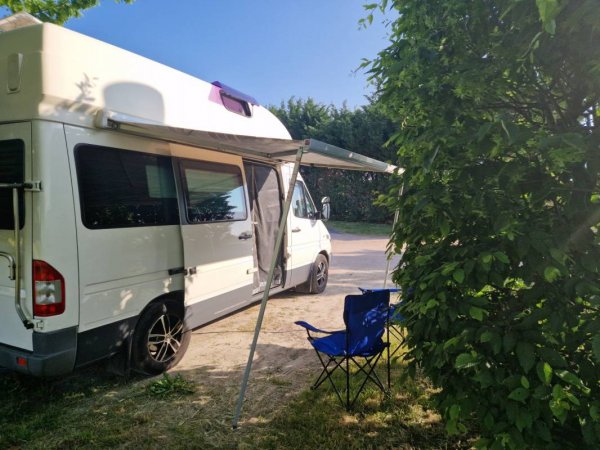 Wohnmobilstellplatz Le Cheix — Photo 5